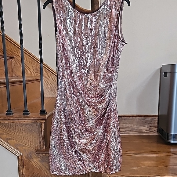Boston Proper Dresses & Skirts - Boston Proper Pink Rose Gold Ruched Sequin Mini Cocktail Dress